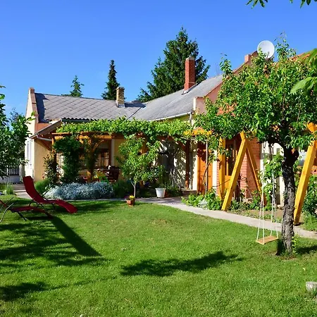 Nohab Apartman Badacsonytördemic